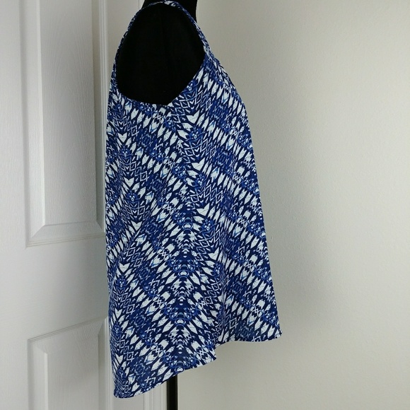 Olive & Oak blue and white tank top high low hem - Picture 4 of 8